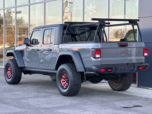 Used 2021 Jeep Gladiator Rubicon w/ Cold Weather Group AWD/4WD image 5