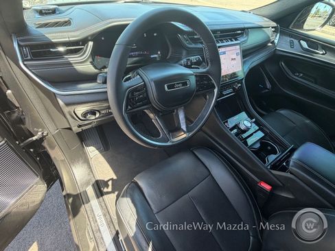 Used 2023 Jeep Grand Cherokee L Overland w/ Luxury Tech Group IV AWD/4WD image 14