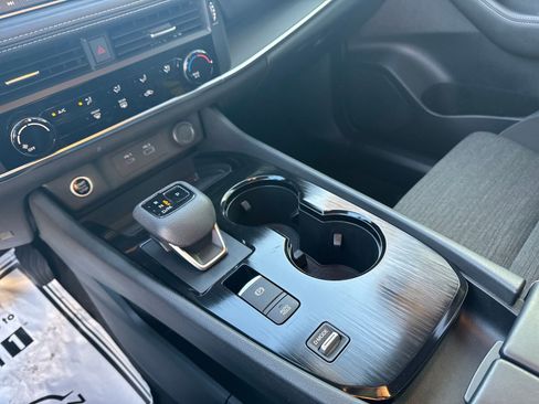 Certified 2021 Nissan Rogue S image 19