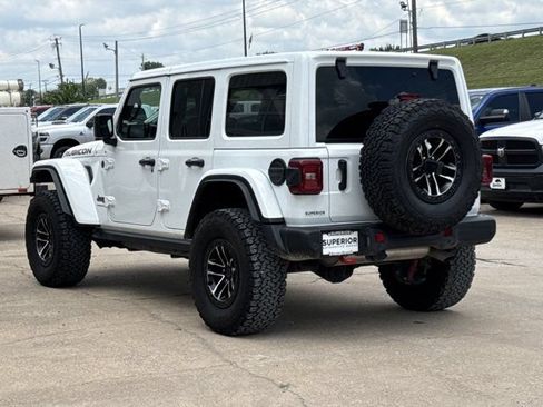 Used 2024 Jeep Wrangler Unlimited Rubicon AWD/4WD image 10