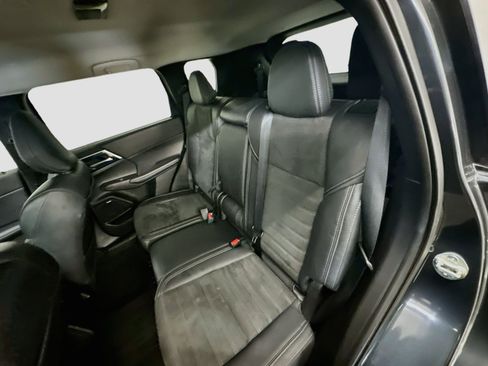 Used 2025 Mitsubishi Outlander SE AWD/4WD image 29