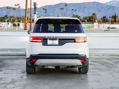 Used 2024 Land Rover Discovery S image 8