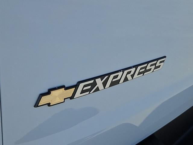 New 2026 Chevrolet Express 2500 Extended w/ Communications Package RWD image 29
