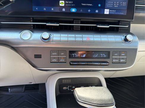 Used 2025 Hyundai Kona SEL AWD/4WD image 27