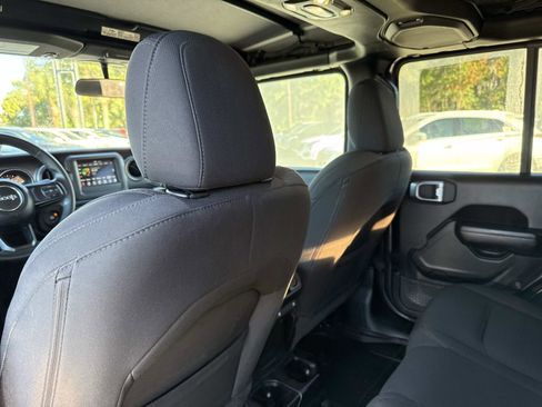 Used 2021 Jeep Wrangler Unlimited Sport image 15