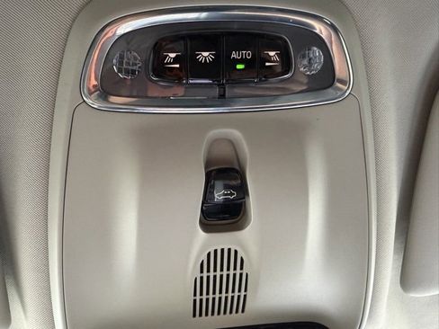 Used 2022 Volvo V60 T5 Cross Country w/ Advanced Package image 38