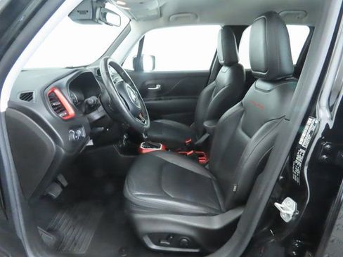 Used 2022 Jeep Renegade Trailhawk image 20