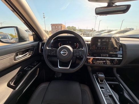 Used 2025 Nissan Pathfinder Platinum w/ Cargo Package FWD image 23
