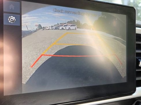 Used 2023 Hyundai Venue SEL image 22