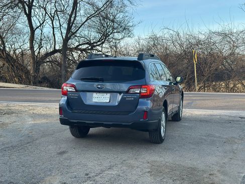 Used 2015 Subaru Outback 2.5i Premium image 10