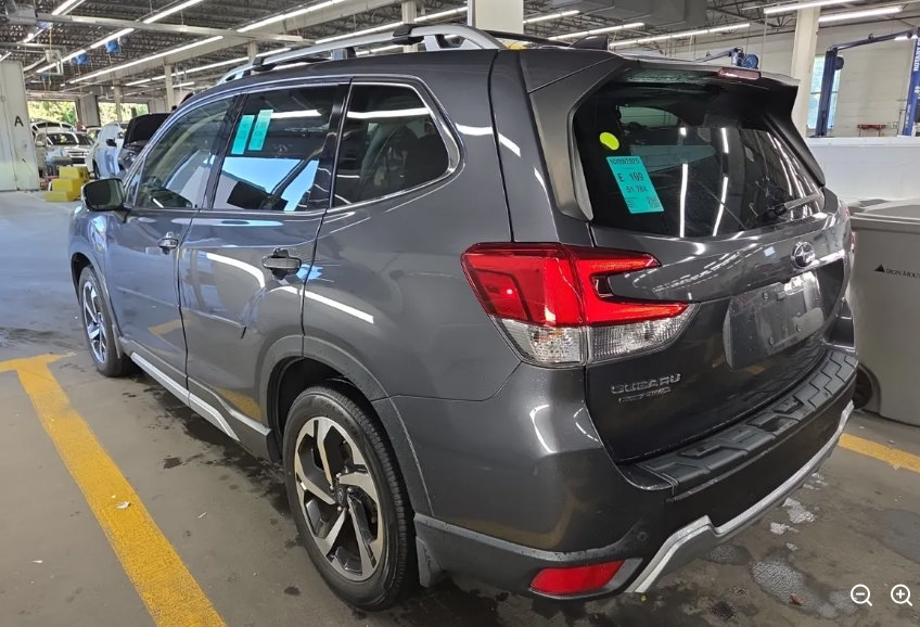 Used 2022 Subaru Forester Touring AWD/4WD image 2