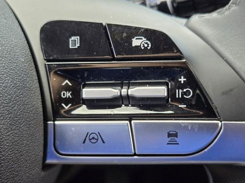 Certified 2025 Hyundai Elantra SEL image 27