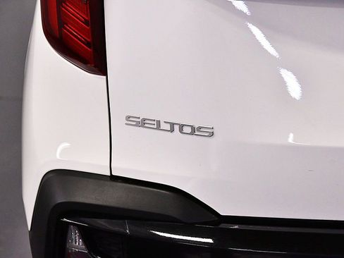 Used 2024 Kia Seltos X-Line image 10