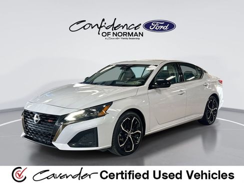 Used 2024 Nissan Altima 2.5 SR FWD image 1