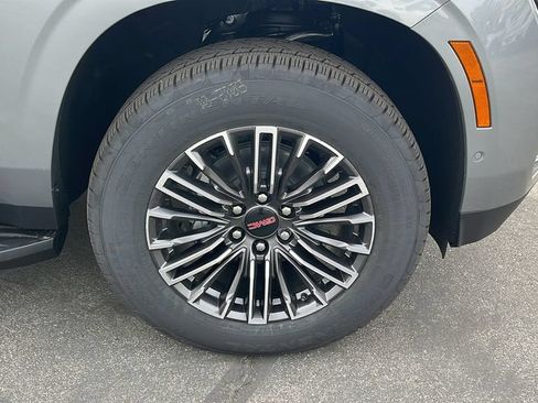 New 2026 GMC Yukon Elevation w/ Elevation Premium Package AWD/4WD image 9