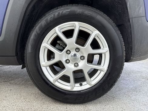 Used 2020 Jeep Renegade Latitude w/ UConnect 8.4 Nav Group image 44