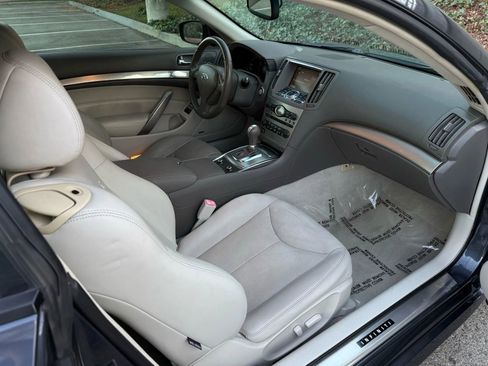 Used 2011 INFINITI G37 Journey w/ Premium Pkg image 22
