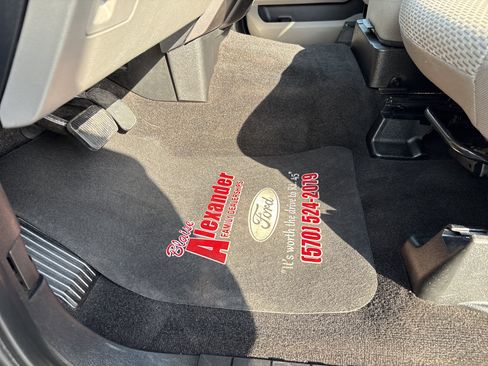 Used 2020 Ford F150 XLT image 31