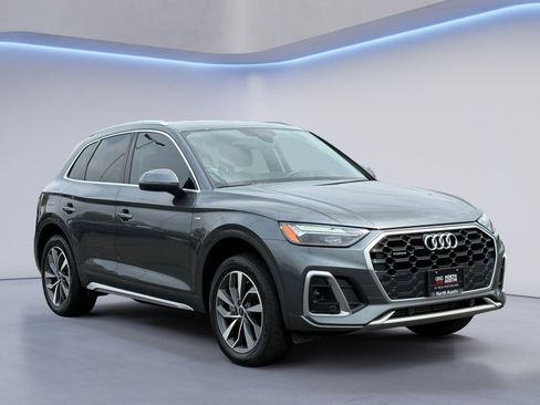 Used 2023 Audi Q5 2.0T Premium w/ Convenience Package AWD/4WD image 4