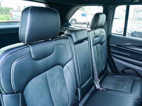 New 2025 Jeep Grand Cherokee Altitude image 22