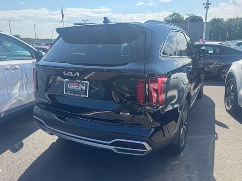 Used 2023 Kia Sorento EX AWD/4WD image 4