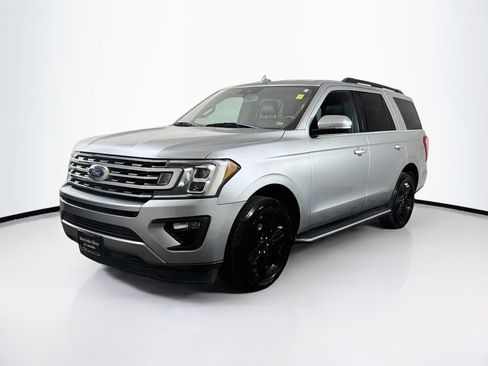 Used 2020 Ford Expedition XLT w/ Equipment Group 202A AWD/4WD image 3