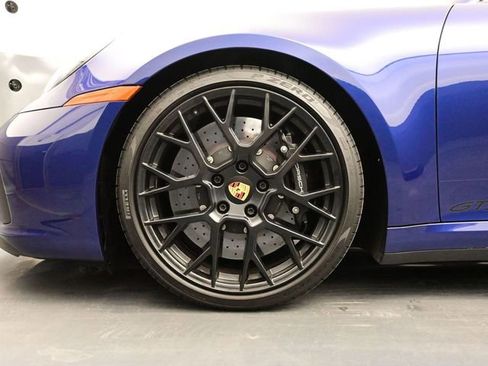 Certified 2024 Porsche 911 Carrera GTS RWD image 6