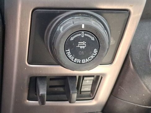 Used 2018 Ford F150 Platinum w/ Equipment Group 701A Luxury image 27