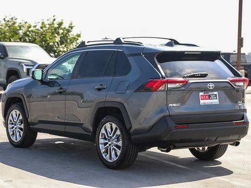 Certified 2019 Toyota RAV4 XLE Premium AWD/4WD image 7
