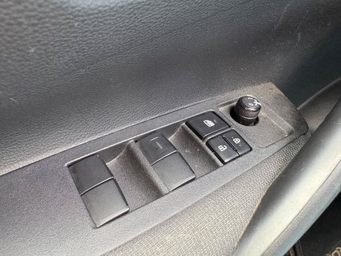 Used 2023 Toyota Corolla LE w/ LE Convenience Package FWD image 33