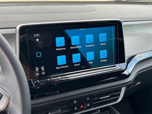 Used 2024 Volkswagen Atlas Cross Sport SE image 23