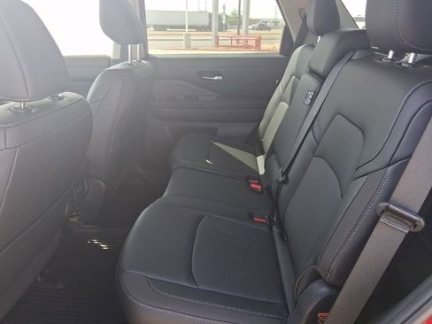 New 2026 Nissan Pathfinder SL AWD/4WD image 29