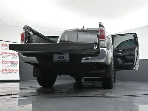 Used 2023 Toyota Tacoma TRD Off-Road image 43