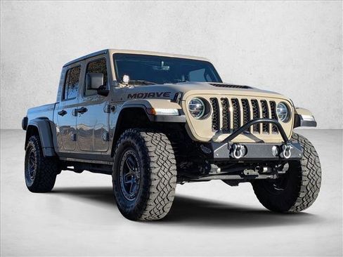 Used 2020 Jeep Gladiator Mojave image 3