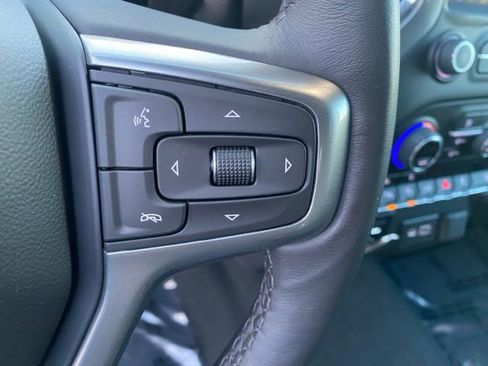 Used 2022 Chevrolet Silverado 1500 LT w/ Z71 Off-Road Package image 18