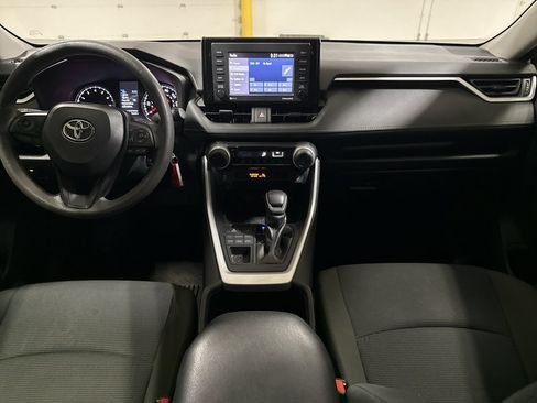 Used 2022 Toyota RAV4 LE AWD/4WD image 10