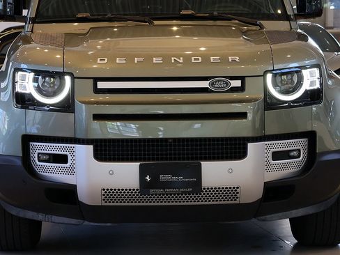 Used 2025 Land Rover Defender 110 S AWD/4WD image 10