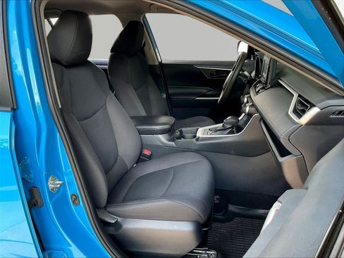 Used 2020 Toyota RAV4 LE w/ All Weather Liner Package FWD image 28