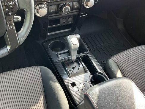 Used 2022 Toyota 4Runner TRD Off-Road AWD/4WD image 14