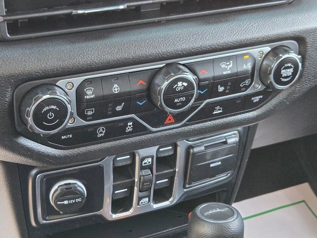 Used 2024 Jeep Gladiator Sport AWD/4WD image 29
