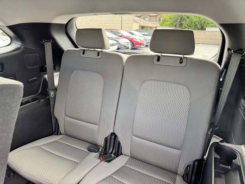 Used 2017 Hyundai Santa Fe SE w/ Cargo Package FWD image 27