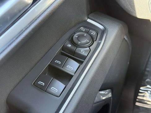 Used 2026 GMC Sierra 1500 SLT AWD/4WD image 18
