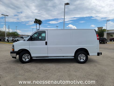 Used 2023 Chevrolet Express 2500 w/ Driver Convenience Package image 4