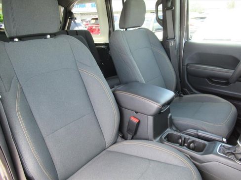 Used 2025 Jeep Wrangler Unlimited Sahara w/ Safety Group AWD/4WD image 9