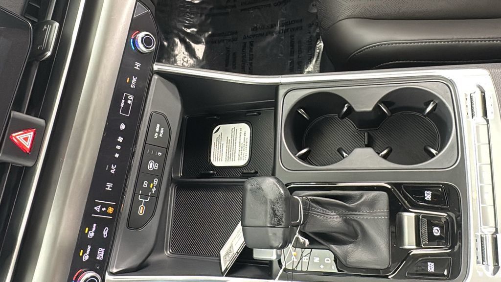 New 2026 Kia Carnival SX w/ SX Dark Edition Package FWD image 31