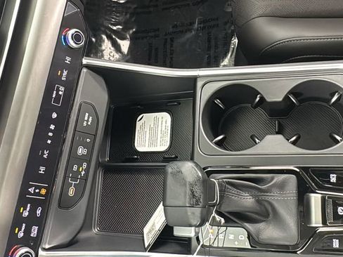 New 2026 Kia Carnival SX w/ SX Dark Edition Package FWD image 31