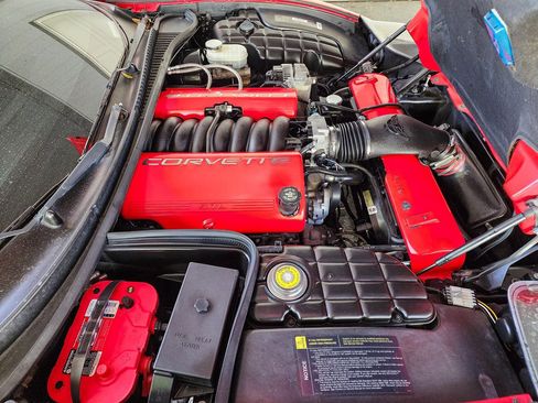 Used 1998 Chevrolet Corvette Convertible w/ Memory Pkg image 29