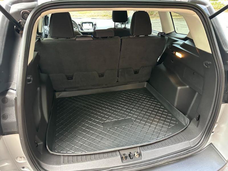 Used 2019 Ford Escape SE FWD image 12