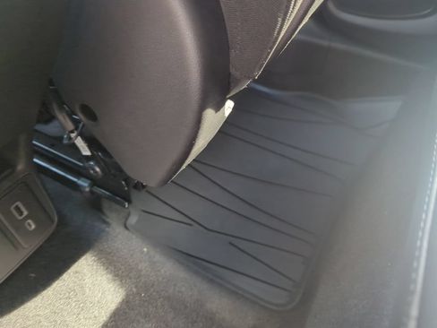 Used 2023 Buick Encore GX Preferred w/ Cold Weather Comfort Package AWD/4WD image 19