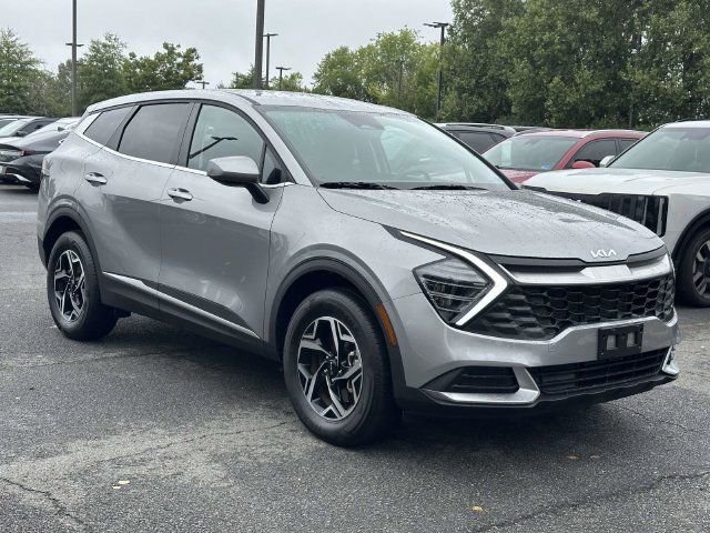 Used 2025 Kia Sportage LX AWD/4WD image 1